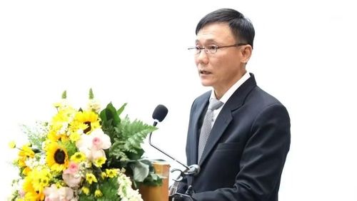 Ông Lê Anh Hoàng, Phó Giám đốc Trung tâm Xúc tiến thương mại và đầu tư Thành phố Hồ Chí Minh phát biểu tại hội thảo.