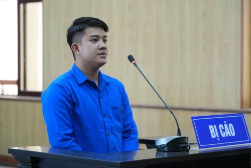 Bị cáo Nguyễn Hữu Đạt tại tòa.