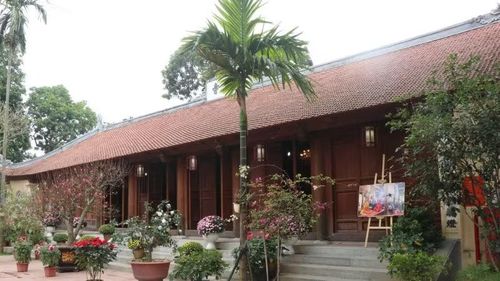 Chùa Phúc Nghiêm (chùa Tổ), ở phường Song Liễu, nơi đang thờ tượng Phật bằng gỗ Mẫu Man Nương đã được công nhận bảo vật quốc gia.