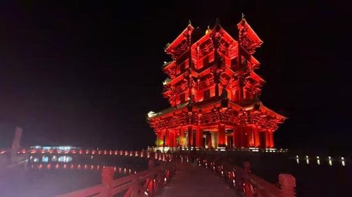Bảo tháp Hoa Nghiêm, một trong những công trình kiến trúc nổi bật thuộc Khu du lịch tâm linh-sinh thái Tây Yên Tử, xã Tây Yên Tử là điểm đến được nhiều du khách lựa chọn.