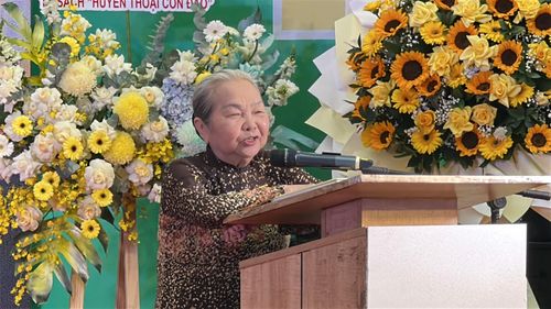  Đồng chí Hoàng Thị Khánh, Chủ tịch Hội Chiến sĩ cách mạng bị địch bắt tù đày TPHCM, phát biểu. Ảnh: HỒ SƠN 