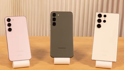 Ở các đời cũ hơn như Galaxy S23 hay S22, các lỗ nhỏ chủ yếu phục vụ cho hệ thống micro, chưa tách biệt rõ ràng giữa chức năng thu âm và điều áp như hiện nay.