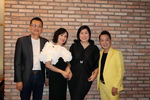 Không chỉ thành công trong sự nghiệp, Hồng Đào còn khiến công chúng bất ngờ bởi diện mạo ngày càng trẻ trung.