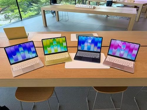 Theo công bố, MacBook Neo chứa tới 60% thành phần tái chế, trở thành một trong những sản phẩm có lượng khí thải carbon thấp nhất của hãng tính đến thời điểm hiện tại.