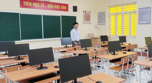 Trường Tiểu học Trung Thượng (xã Quan Sơn, Thanh Hóa) được đầu tư phòng máy tính, phục vụ công tác dạy và học.