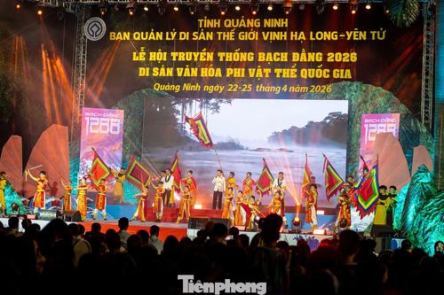 Lễ hội Bạch Đằng gắn liền với dấu ấn ba trận chiến Bạch Đằng lịch sử: năm 938, năm 981 và năm 1288. Sông Bạch Đằng đã chứng kiến những trận chiến chống giặc ngoại xâm và những chiến công anh dũng của dân tộc.