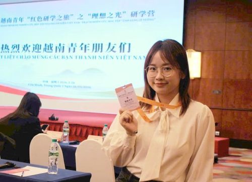  Thanh Thảo tham gia Hành trình đỏ nghiên cứu, học tập của thanh niên tại Trung Quốc. Ảnh: NVCC 