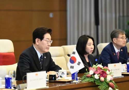 Tổng thống Hàn Quốc Lee Jae Myung phát biểu tại cuộc hội kiến Chủ tịch Quốc hội Trần Thanh Mẫn. (Ảnh: Như Ý)