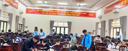Hội LHPN xã Thượng Long phối hợp chặt chẽ với các trường học tổ chức các buổi ngoại khóa và ký cam kết "Nói không với thuốc lá"