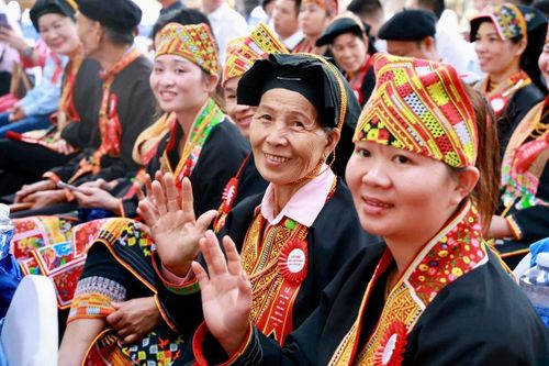 Niềm vui của người dân địa phương tại Lễ khởi công dự án. Ảnh Thanh Tùng