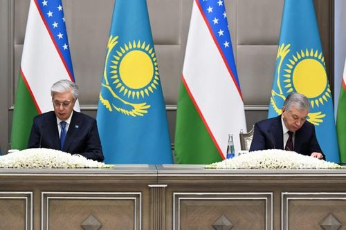 Uzbekistan và Kazakhstan thúc đẩy quan hệ chiến lược. Ảnh: Euronews
