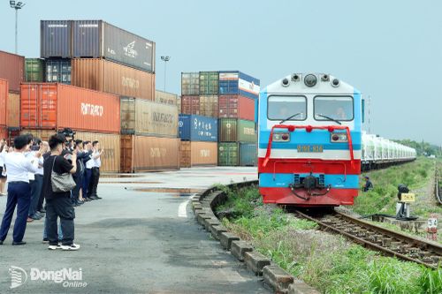 Ga Trảng Bom - một nhà ga quan trọng trong việc vận chuyển hàng hóa của ngành đường sắt. Ảnh: Vương Thế