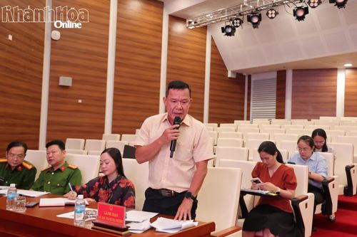 Đại diện Sở Xây dựng trả lời các vấn đề liên quan mà báo chí quan tâm.