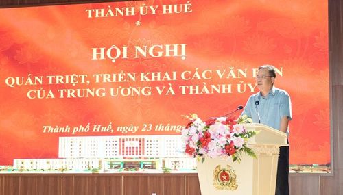 Phó Bí thư Thường trực Thành ủy, Chủ tịch HĐND TP. Huế Phạm Đức Tiến phát biểu chỉ đạo tại hội nghị