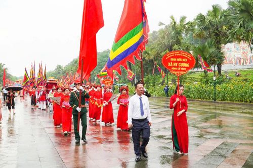 Đoàn rước kiệu xã Hy Cương