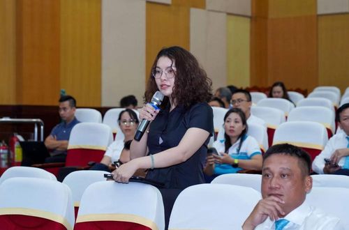 Các cổ đông phát biểu ý kiến