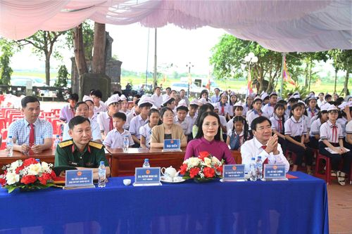 Các đại biểu dự lễ