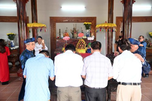 Các đại biểu tham dự tế lễ