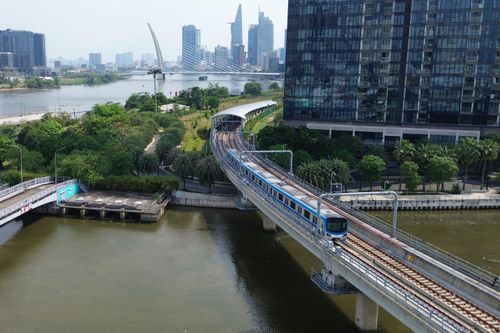 Tàu metro Bên Thành - Suối Tiên tại TP. Hồ Chí Minh. Ảnh: Thạc Hiếu