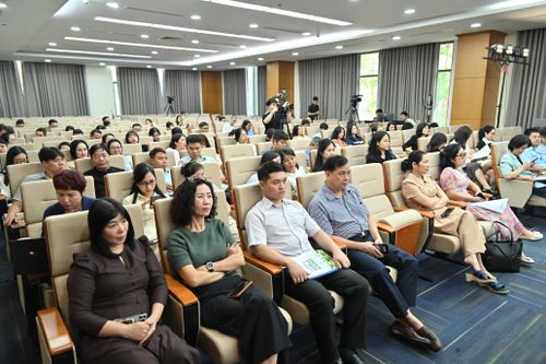 Các đại biểu tham dự Diễn đàn