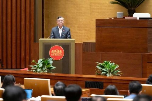 Bộ Tài chính Ngô Văn Tuấn phát biểu tiếp thu, giải trình ý kiến của các đại biểu Quốc hội