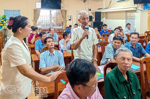Cán bộ, hội viên tham gia lớp tập huấn do Hội Luật gia tỉnh Cà Mau tổ chức.