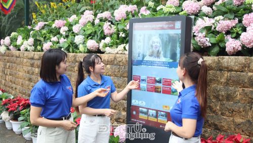 Ứng dụng cập nhật còn cập nhật thêm ngôn ngữ Anh, Trung Quốc, Hàn Quốc, Nhật Bản để du khách nước ngoài tiện sử dụng.
