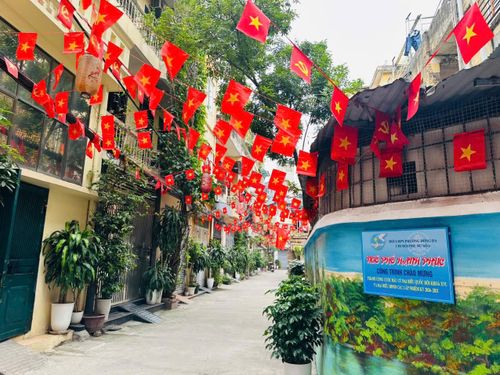 Công trình "Ngõ phố hạnh phúc" chào mừng cuộc bầu cử đại biểu Quốc hội khóa XVI và đại biểu HĐND các cấp nhiệm kỳ 2026-2031 mới hoàn thành. Ảnh: PV
