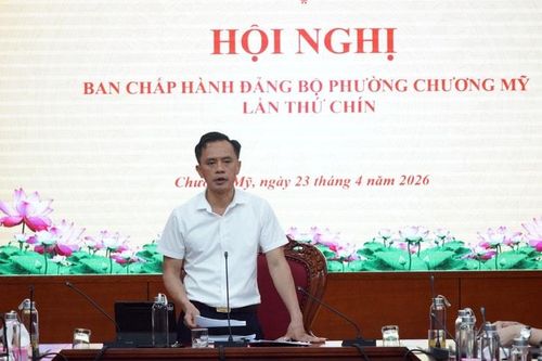 Bí thư Đảng ủy, Chủ tịch HĐND phường Chương Mỹ Phí Minh Hải phát biểu kết luận hội nghị. Ảnh: Lan Oanh