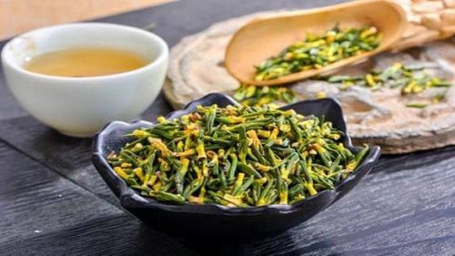 Trà tâm sen giúp giảm mất ngủ.