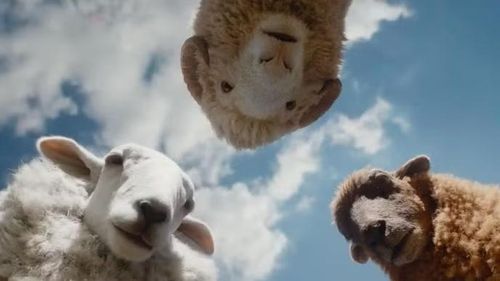 Khán giả sẽ được chứng kiến màn phá án theo tư duy "kiểu cừu". Ảnh: Sony Pictures