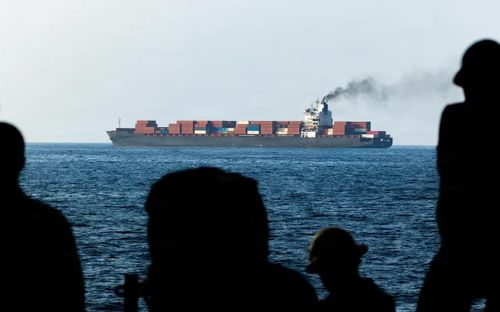 Lực lượng Mỹ tuần tra trên Biển Ả Rập gần tàu M/V Touska treo cờ Iran vào ngày 20/4. Ảnh: Hải quân Mỹ.