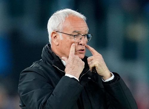 Ranieri rời Roma giữa tuần Leicester rớt hạng.