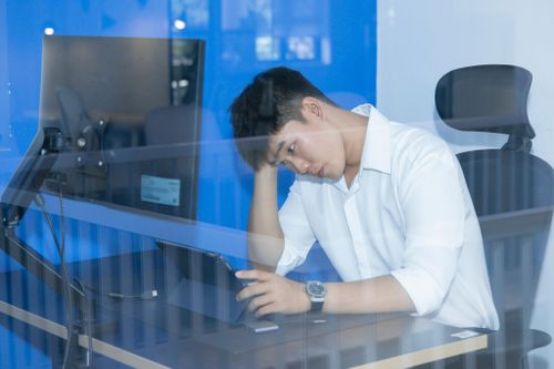  Thị trường tuyển dụng Q1/2026 chứng kiến sự giảm thiểu ở các nhóm ngành như Công nghệ thông tin/Viễn thông, Tiếp thị/Quảng cáo/Truyền thông, Khoa học và Kỹ thuật, Hành chính và Kinh doanh. Ảnh minh họa: Phương Lâm. 
