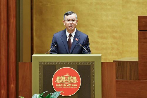 Bộ trưởng Tài chính Ngô Văn Tuấn, thừa ủy quyền của Thủ tướng Chính phủ trình bày Báo cáo giải trình, tiếp thu, chỉnh lý dự thảo Nghị quyết về phê chuẩn quyết toán ngân sách nhà nước năm 2024 phát biểu. Ảnh: Doãn Tấn - TTXVN