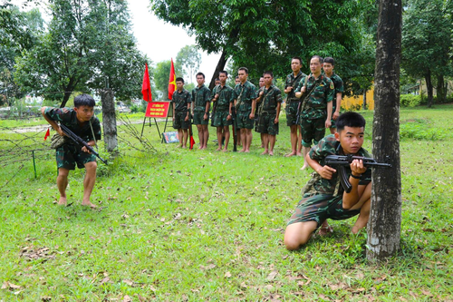 Huấn luyện chuyên ngành ở Tiểu đoàn Đặc công 409, Bộ Tham mưu Quân khu 5. Ảnh: VIỆT HÙNG
