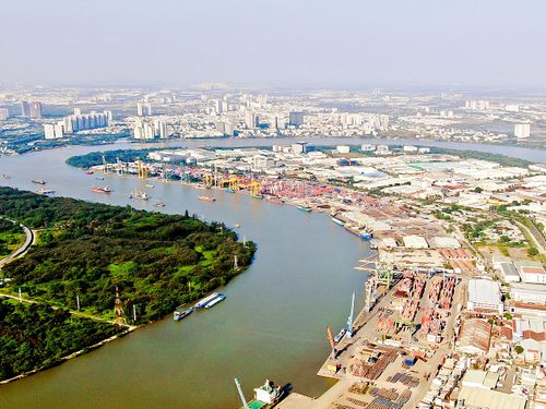 Cảng và Khu chế xuất Tân Thuận, TPHCM, nơi diễn ra hoạt động xuất nhập khẩu hàng hóa sôi động ẢNH: HOÀNG HÙNG