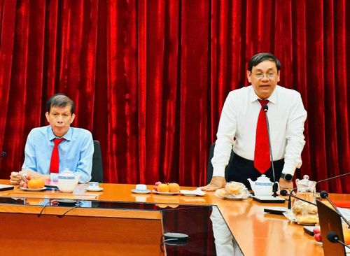  Đồng chí Nguyễn Cao Lễ, Trưởng Ban Tổ chức Đảng ủy các Cơ quan Đảng TPHCM, phát biểu. 