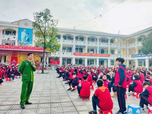 Công tác tuyên truyền pháp luật, phòng chống bạo lực học đường, thuốc lá điện tử được triển khai thường xuyên đem lại hiệu quả thiết thực.