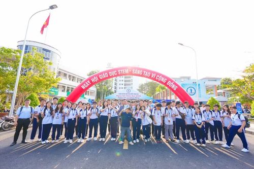 Thầy, trò hào hứng tham gia Ngày hội Giáo dục STEM khu vực ĐBSCL năm 2026.