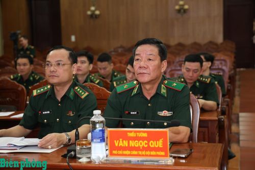 Thiếu tướng Văn Ngọc Quế, Phó Chủ nhiệm Chính trị Bộ đội Biên phòng chủ trì điểm cầu tại Bộ Tư lệnh Bộ đội Biên phòng. Ảnh: Xuân Khoa