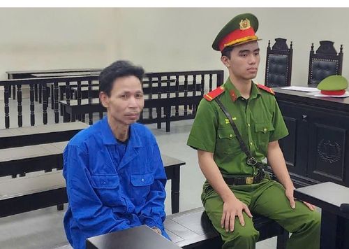 Bị cáo Cao Văn Hùng tại phiên tòa sáng nay.