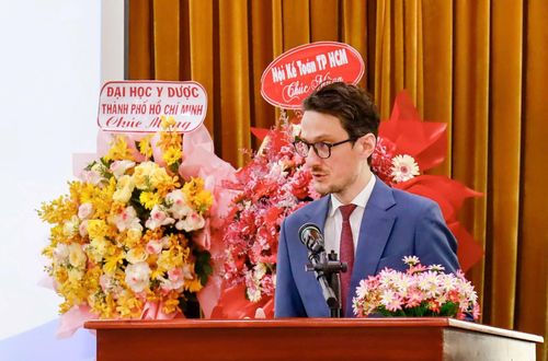 Ông Gilles Angles, Tham tán Y tế Đại sứ quán Pháp tại Việt Nam phát biểu.