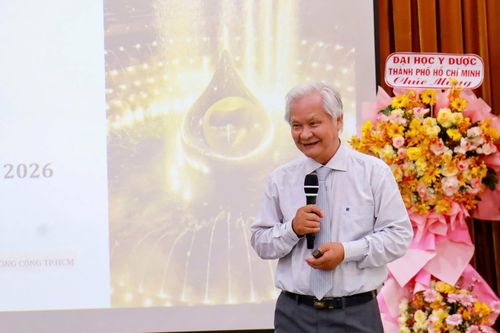 TS.BS Lê Trường Giang, Chủ tịch Hội Y tế Công cộng TP.HCM phát biểu.