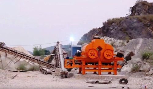 Khu vực khai thác đá (dolomite) trái phép. Ảnh: CACC