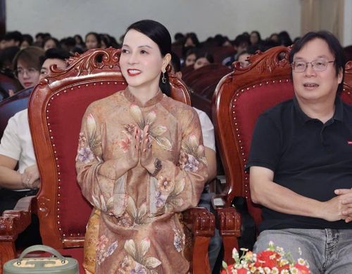 Dự lễ phát động và chia sẻ những ký ức về cha mình, bà Bùi Kim Thùy cho biết sẽ tham dự cuộc thi, có thể dưới hình thức bài viết hoặc video