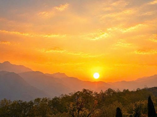 Hoàng hôn trên đèo Ô Quy Hồ là vẻ đẹp hút hồn khiến bất cứ du khách nào đi ngang qua cũng muốn dừng chân thật lâu.