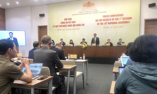 Ông Nguyễn Trường Giang, Phó Chủ nhiệm Ủy ban Pháp luật và Tư pháp của Quốc hội phát biểu tại họp báo.