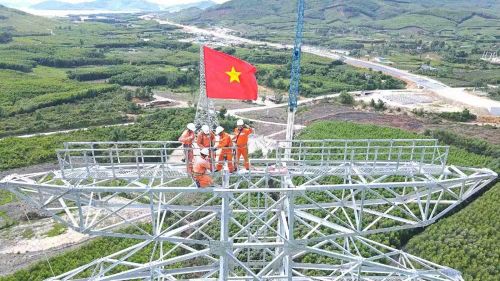 PC1 là đơn vị duy nhất và có quy mô lớn nhất Việt Nam về thiết kế, chế tạo cột thép đơn thân. Ảnh: PC1.