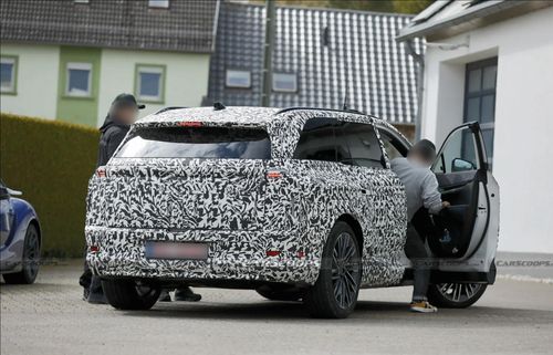 Hình ảnh hé lộ ốp cửa của Lexus TZ ((Ảnh: Carscoops).